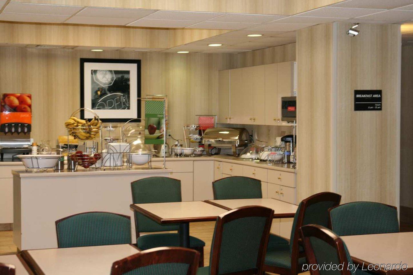 Hampton Inn Huntington/Barboursville Restaurant photo